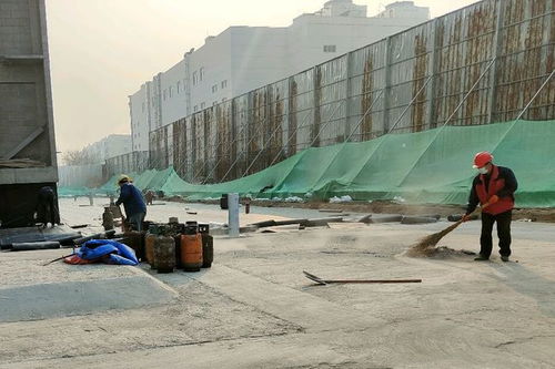 高空“玩花樣” 山東濱州一在建工地安全隱患令人堪憂
